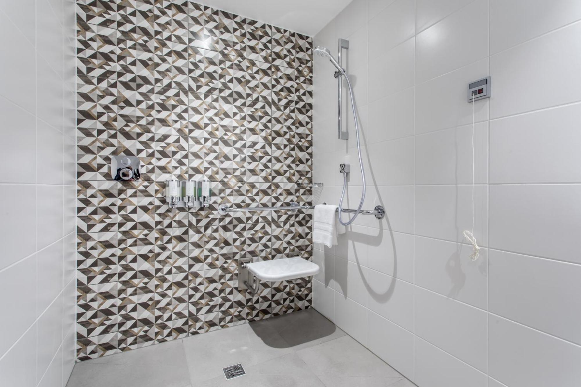 Hampton By Hilton Gdansk Oliwa Hotel Bagian luar foto